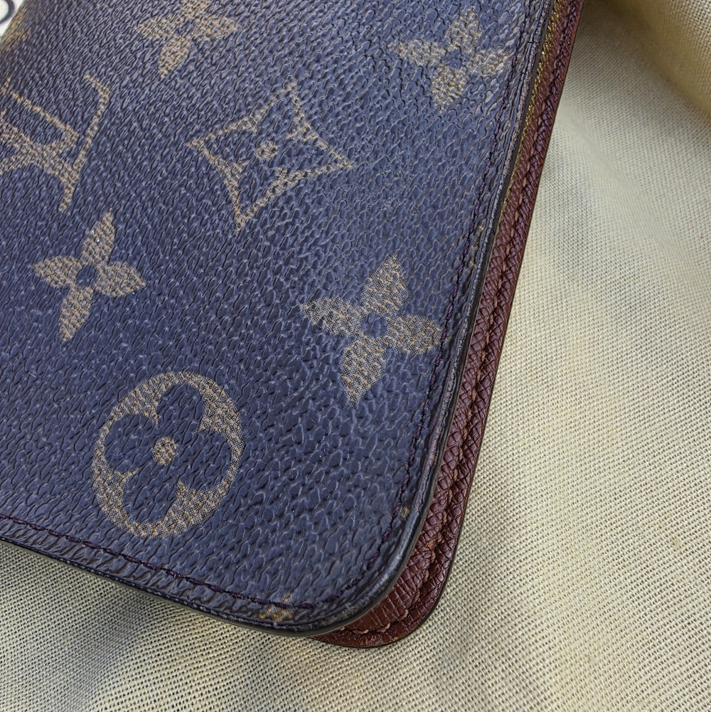 Louis Vuitton Monogram Zip Around Wallet Monogram Canvas. Date Code TH0065 - Picture 7 of 17